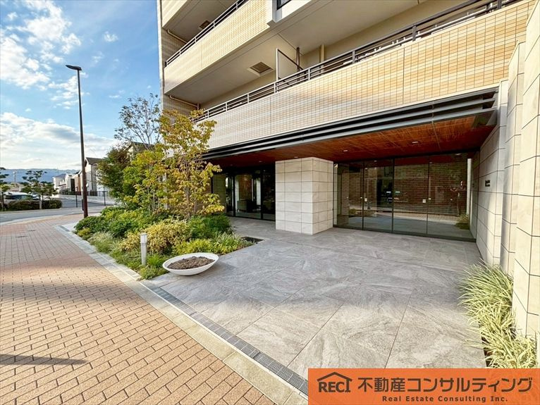 ローレルコート西宮甲子園のエントランス