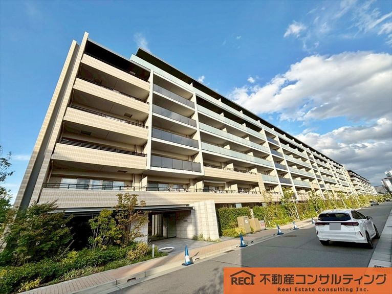 ローレルコート西宮甲子園の外観