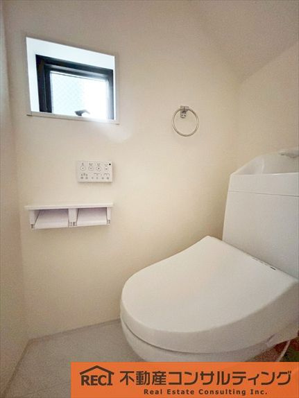 神戸市灘区神ノ木通3丁目　新築戸建　2号棟のトイレ