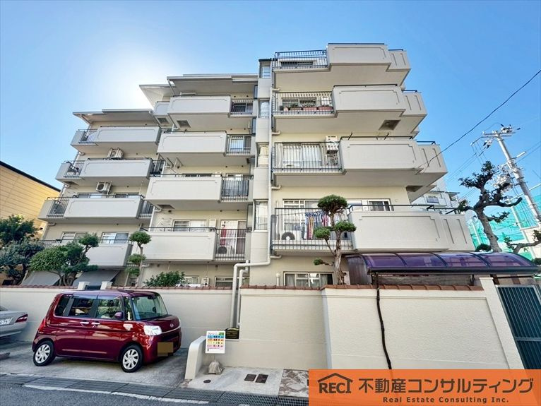 モンラヴィ青木2番館の外観