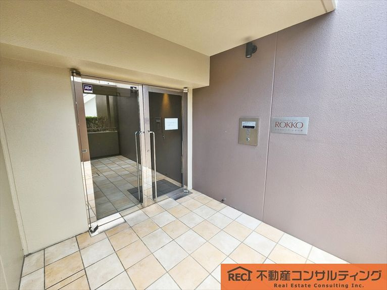 エルグレース・ジオ六甲のエントランス