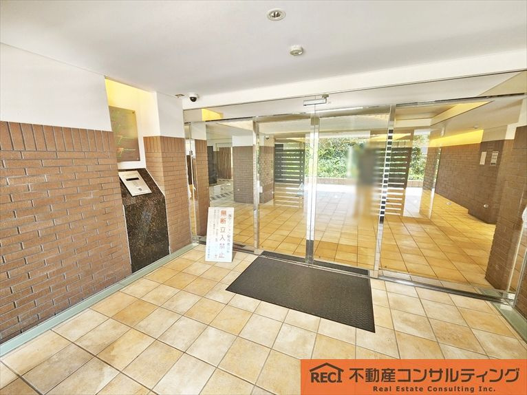 エルグレース・ジオ六甲のエントランス