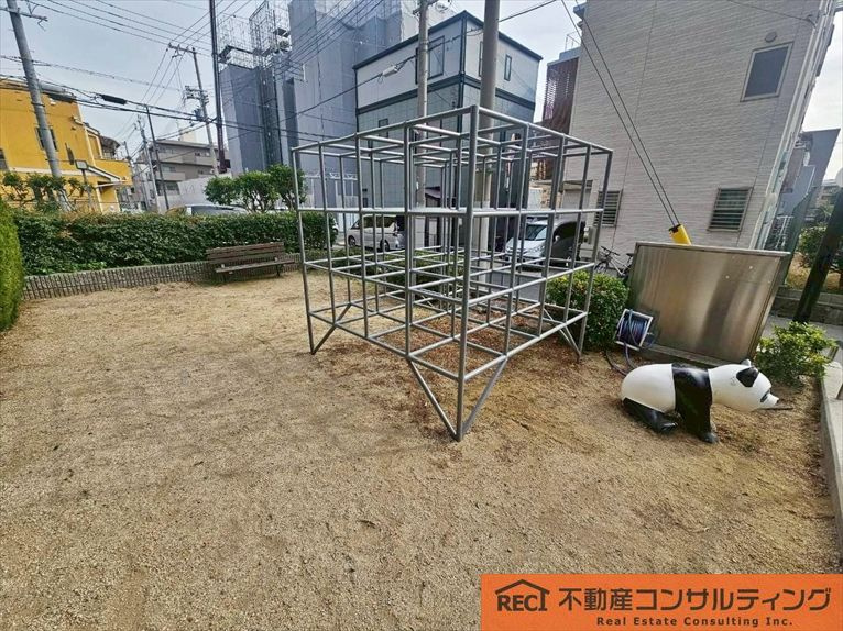 トゥー・ル・モンド本山の周辺