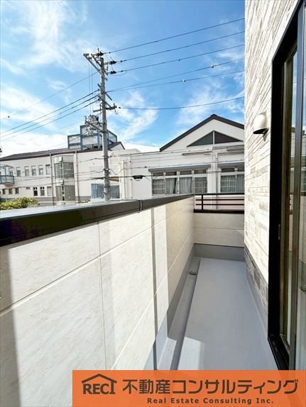 西宮市石在町　新築戸建のバルコニー
