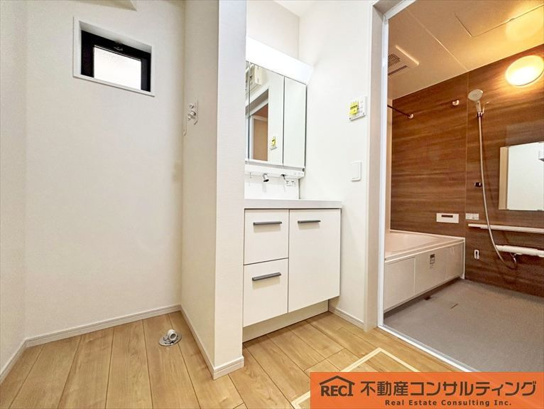 西宮市石在町　新築戸建の独立洗面台