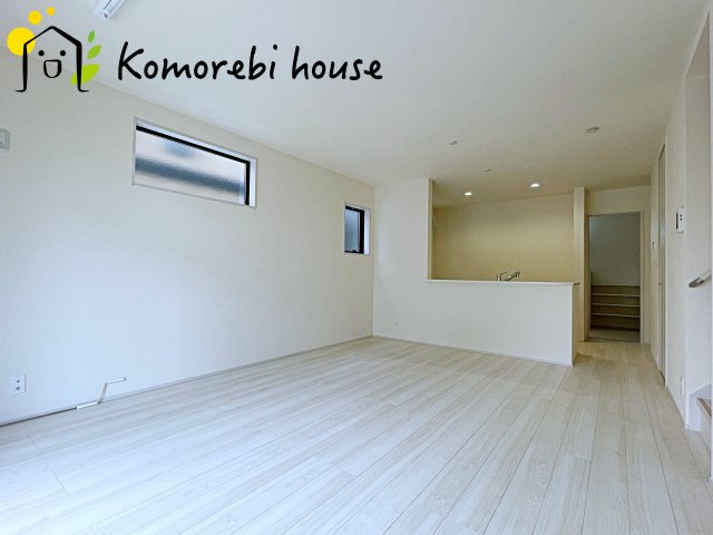 白岡市小久喜　新築一戸建て　リーブルガーデン　02の居間・リビング|26.5.23　撮影済み