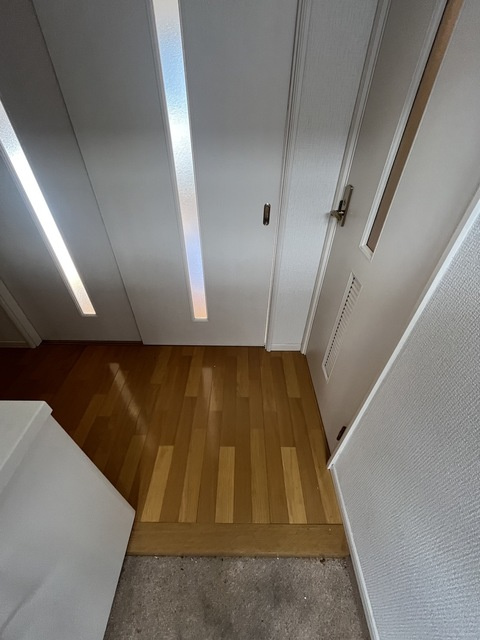 リブレア朝倉街道駅前の玄関|別号数タイプ