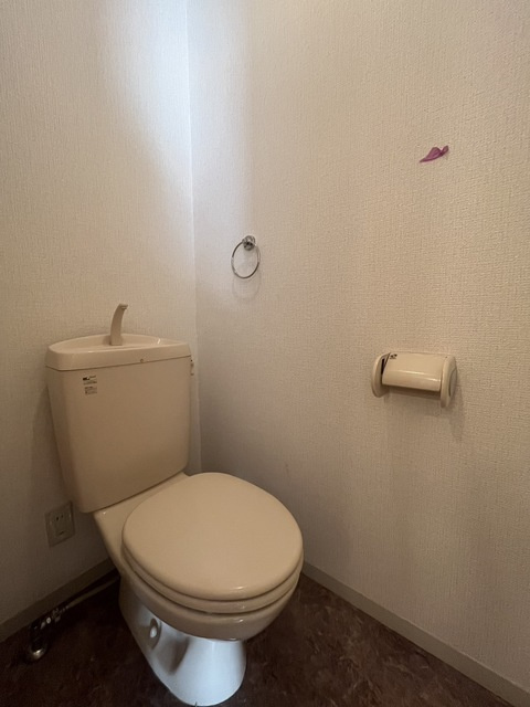 リブレア朝倉街道駅前のトイレ|別号数タイプ