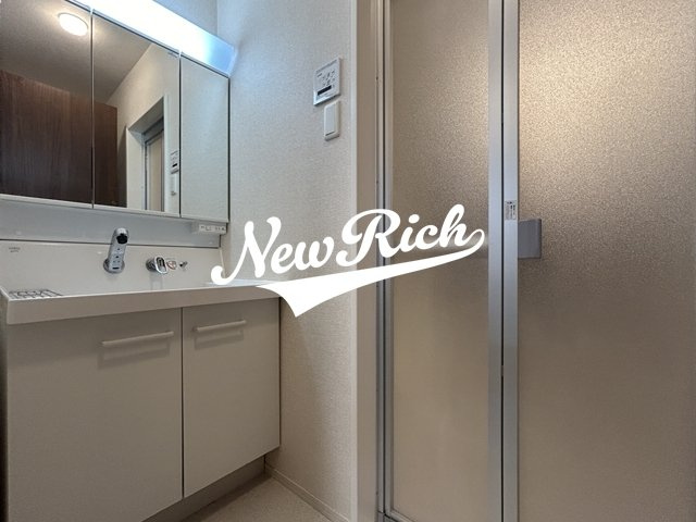 伊勢崎市宮子町のアパートの独立洗面台