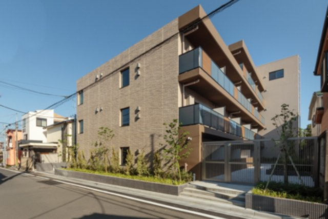 ディオスプラドの外観