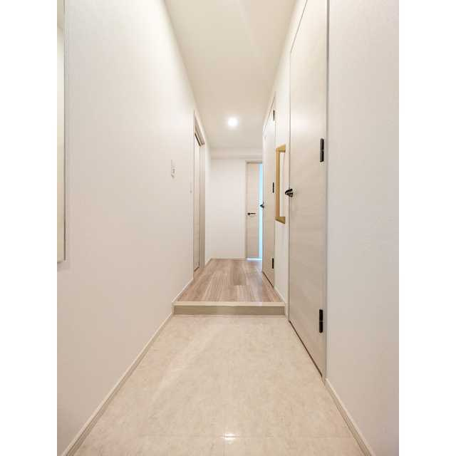 プライムガーデン若木の玄関