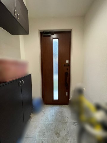 中古戸建・中古住宅　大泉町朝日2丁目　東小学校・北中学校の玄関