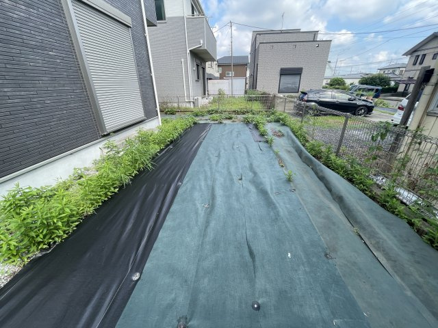 中古戸建・中古住宅　大泉町朝日2丁目　東小学校・北中学校の庭