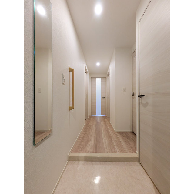 プライムガーデン若木の玄関