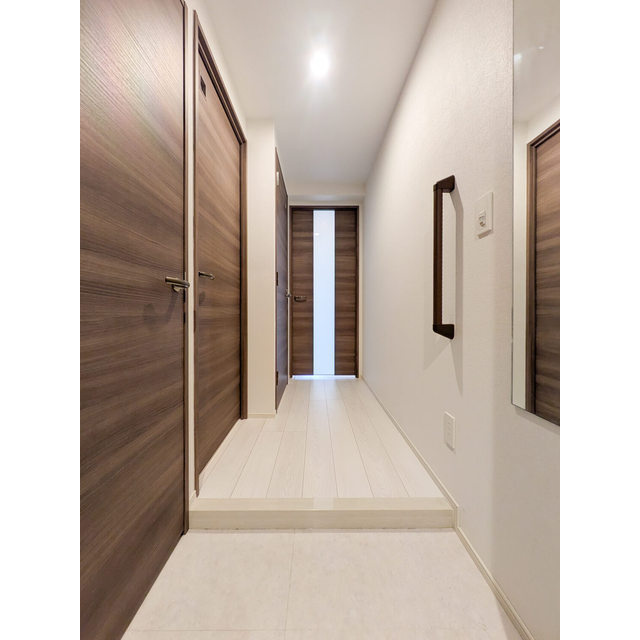 プライムガーデン若木の玄関