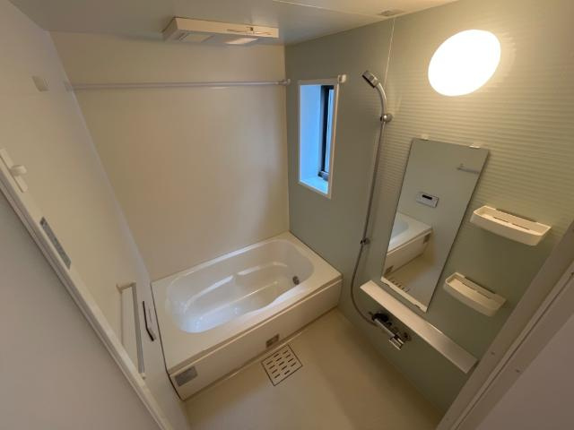 ＩＶＹＣＯＵＲＴ　-アイビーコート-の浴室|バス