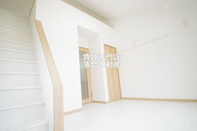 【洋室】 | M'sフラット | 固定階段付きで便利♪