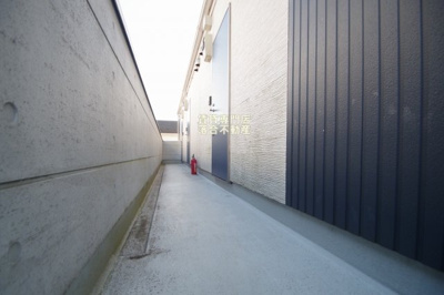 【エントランス】 | M'sフラット | 清潔なエントランス