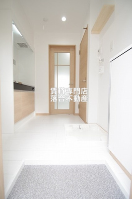 【玄関】 | M'sフラット | ゆったりとした玄関