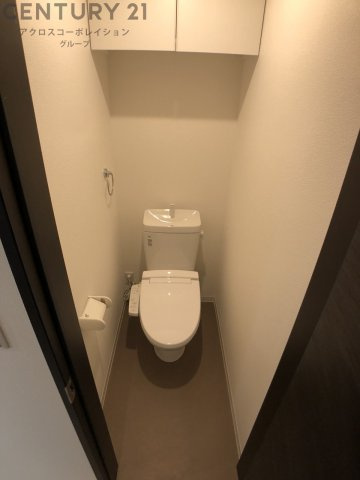 温水洗浄便座機能付きのトイレです♪