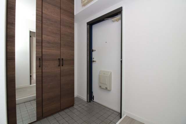 リバブル橋目の玄関