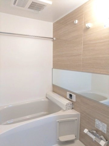 ブルジェオンBの浴室