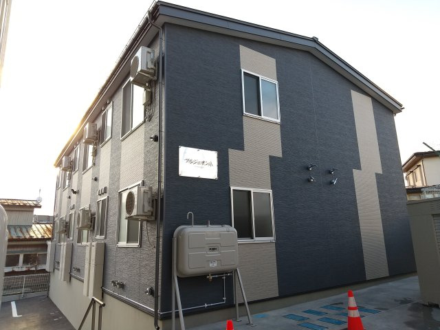 ブルジェオンBの外観