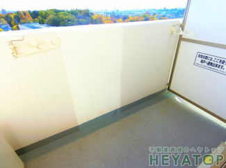 【バルコニー】 | 南向きバルコニー（同仕様写真）