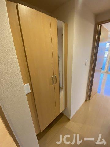 リバティ２１　Bの玄関