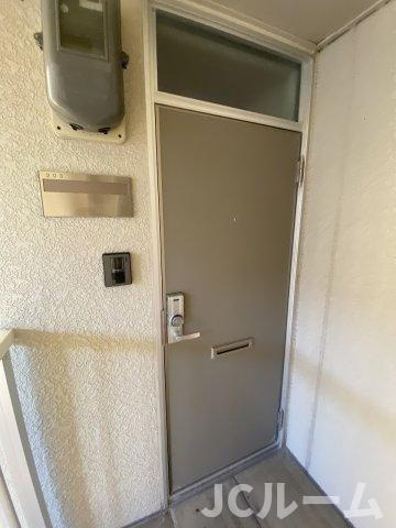 リバティ２１　Bの玄関