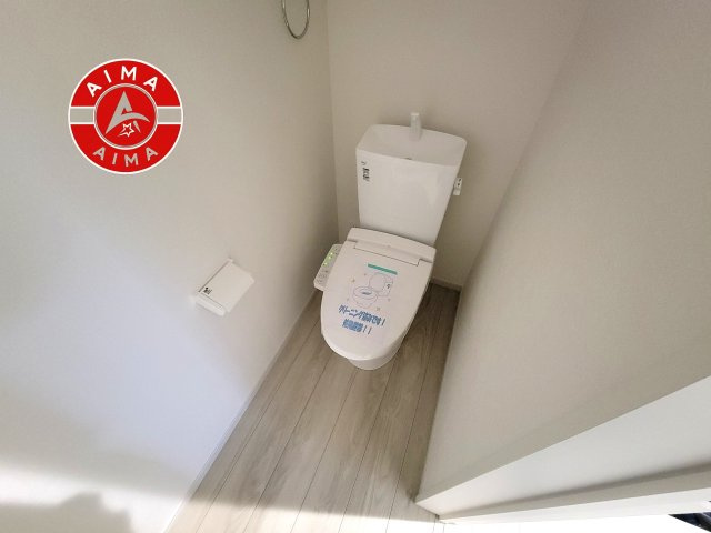 福岡市早良区重留１丁目第5-４棟（１号棟）の内観：施工例|温水洗浄便座を完備しております。2ヶ所にトイレがあるのは朝の慌ただしい時間も安心です。