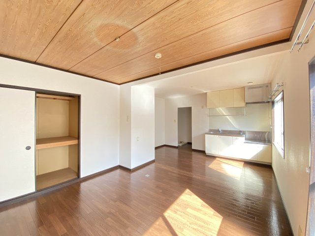 フレグランス左京　Ｂ棟の居間・リビング|ゆったり過ごせるリビングです