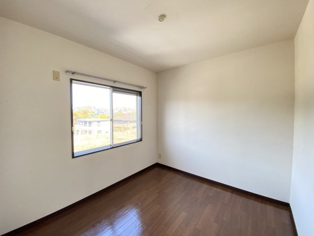 フレグランス左京　Ｂ棟の洋室|使い勝手のいい洋室です