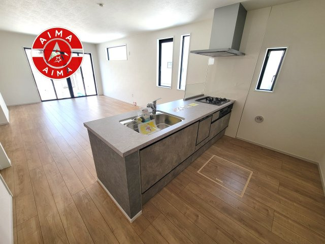 福岡市早良区重留１丁目第5-４棟（2号棟）のキッチン|洗い物のストレスを軽減する、広々としたシンクスペース。
