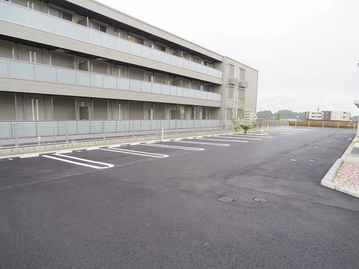 D's LIEN (ディ-ズリアン)Bの駐車場