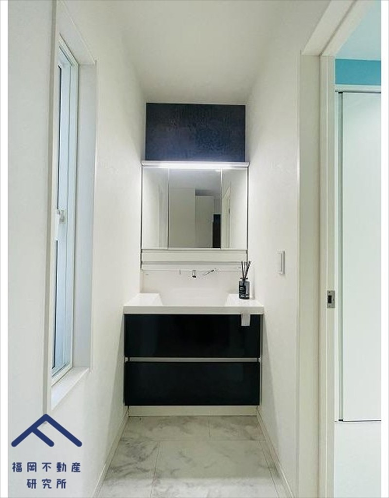 早良区重留４丁目　戸建ての独立洗面台