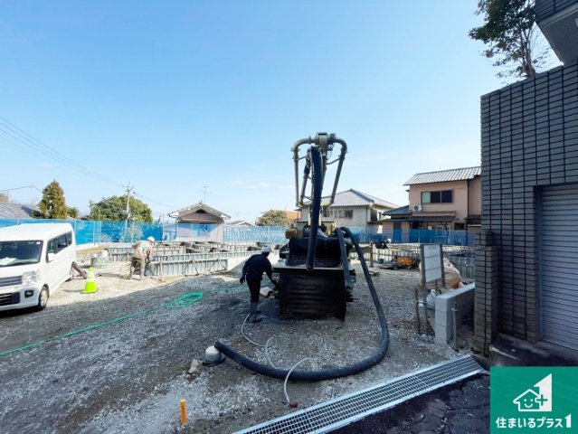 高槻市大和　新築一戸建ての居間・リビング|シンプルなリビングは、観葉植物等のインテリアを楽しめますね！パパ好みにも、ママ好みにも家具次第で雰囲気を変えることができます！