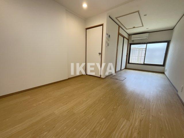 中津3貸家の洋室