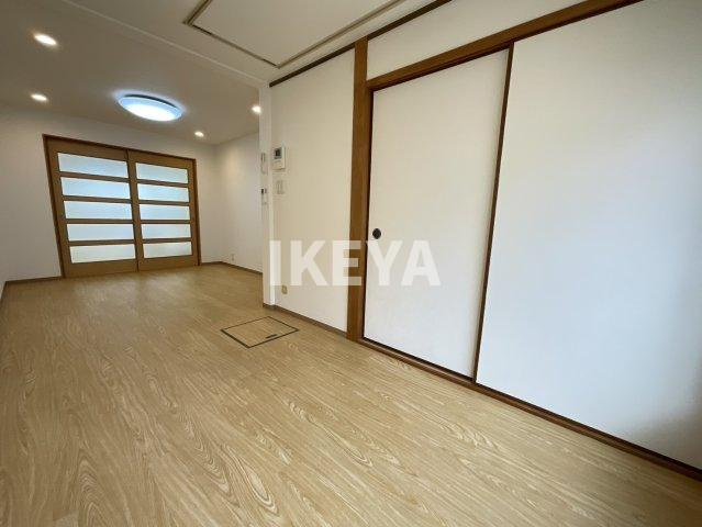 中津3貸家の洋室