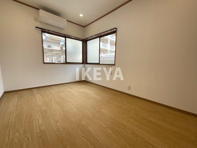 中津3貸家の洋室