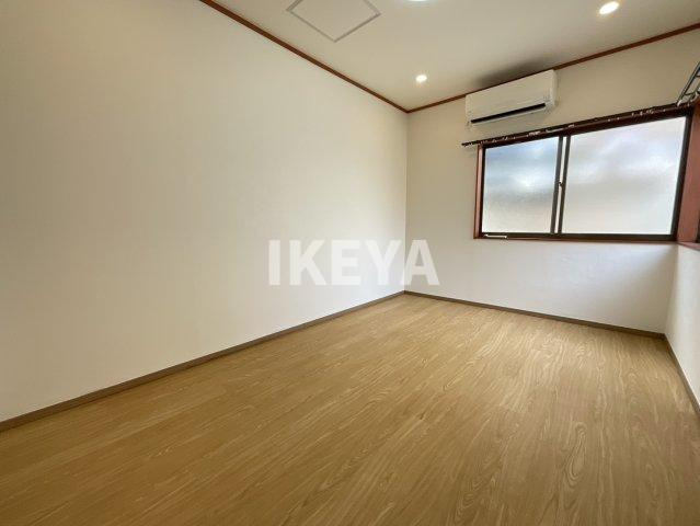 中津3貸家の洋室