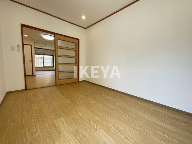 中津3貸家の洋室