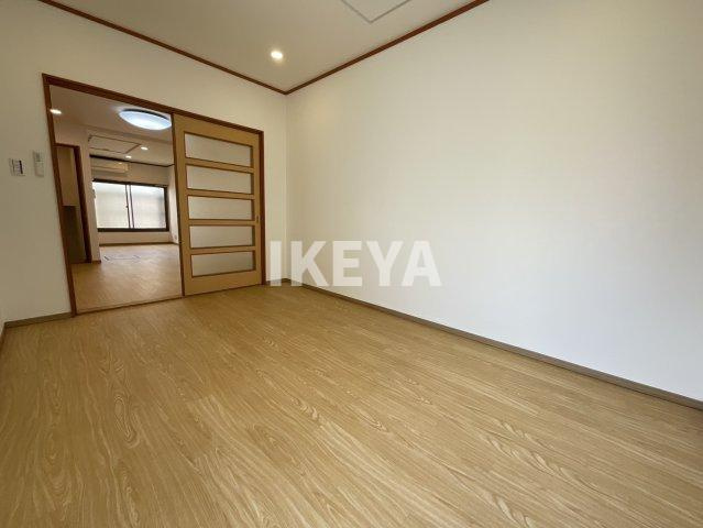 中津3貸家の洋室