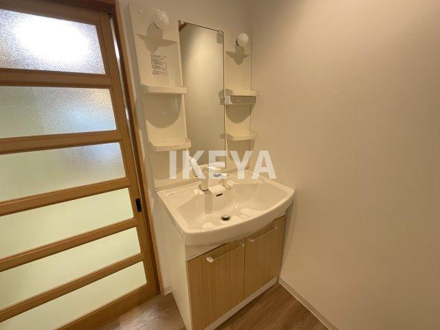 中津3貸家の洗面所