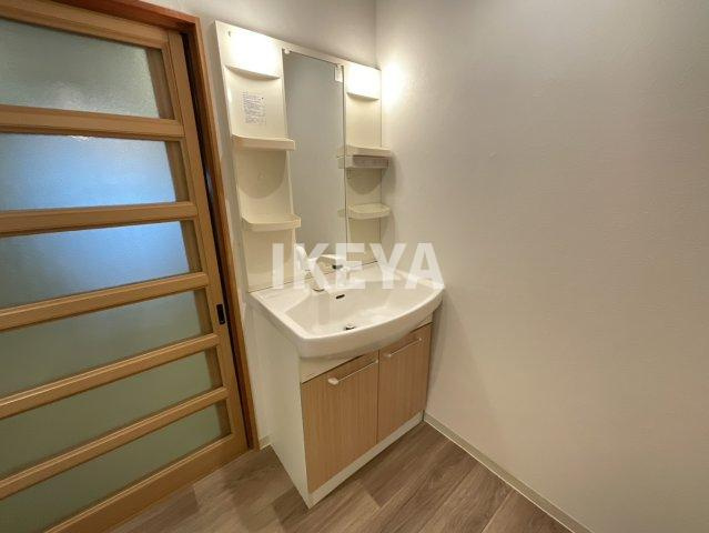 中津3貸家の洗面所