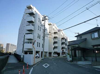 【周辺】 | 宇品シーサイドマンション | 前面道路含む外観