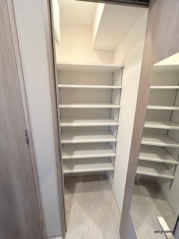 ファーストフィオーレ江坂ラディール　仲介手数料無料の収納