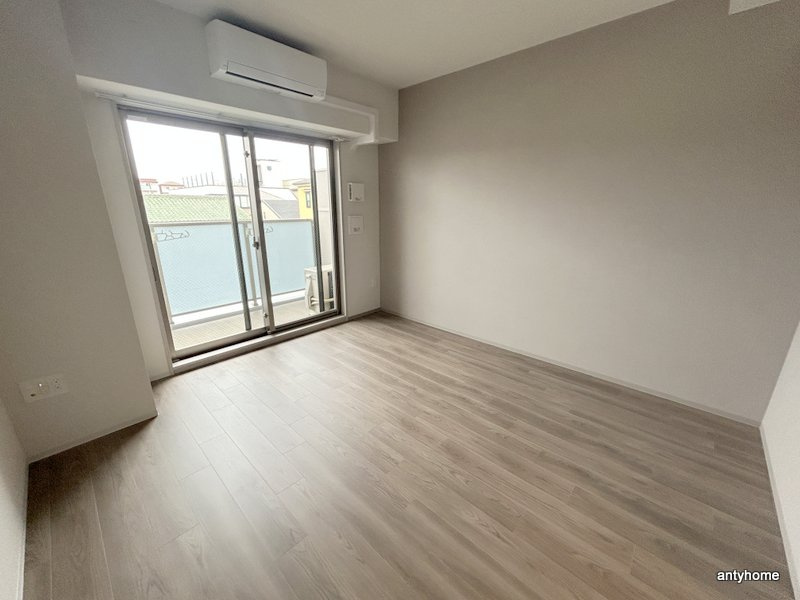 ファーストフィオーレ江坂ラディール　仲介手数料無料の洋室