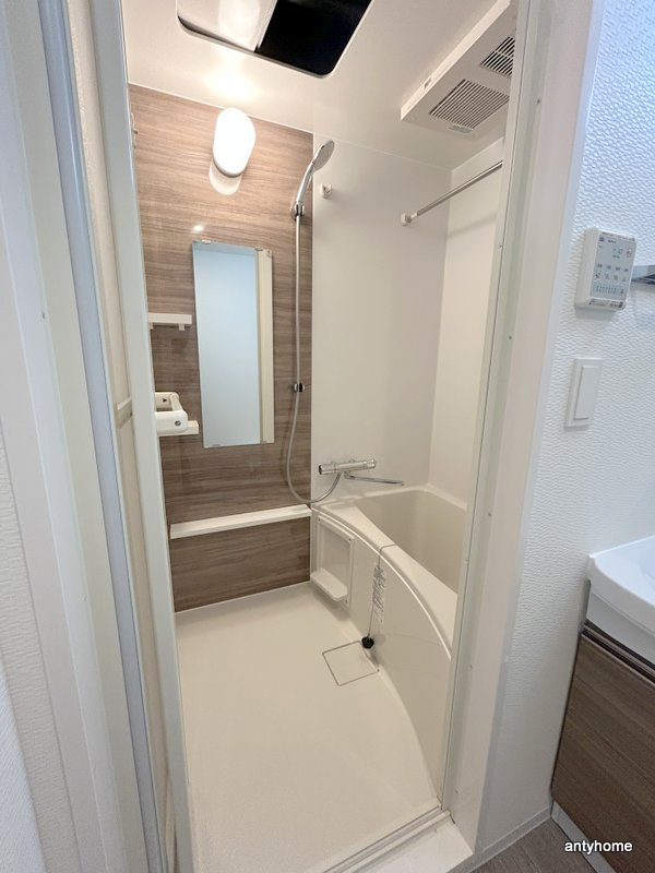 ファーストフィオーレ江坂ラディール　仲介手数料無料の浴室