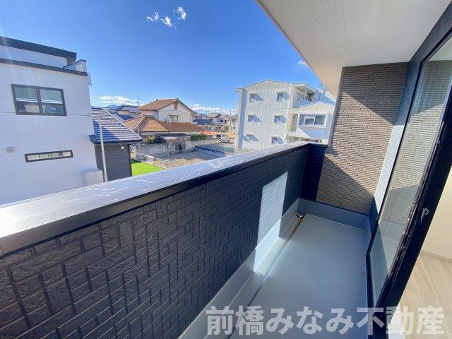 前橋市前箱田町1期　１号棟(全２棟)　アーバンスタイル　新築建売分譲のバルコニー|お洗濯にも便利なバルコニー付き